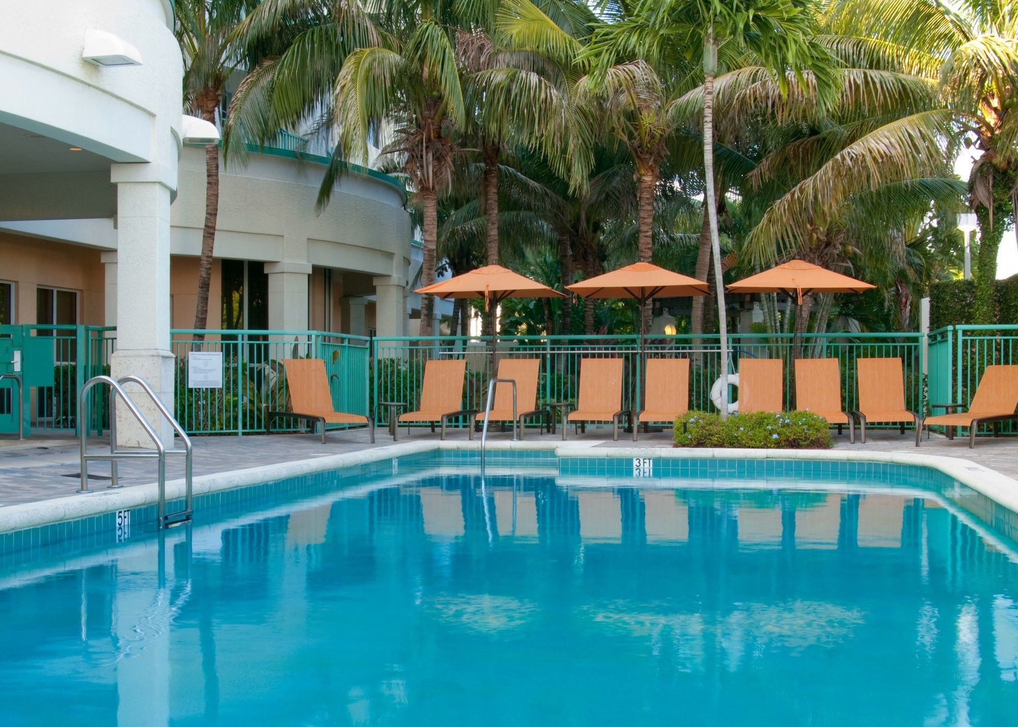 Courtyard By Marriott Fort Lauderdale Airport & Cruise Port Dania Beach Facilidades foto